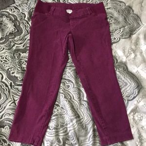 Maternity capris